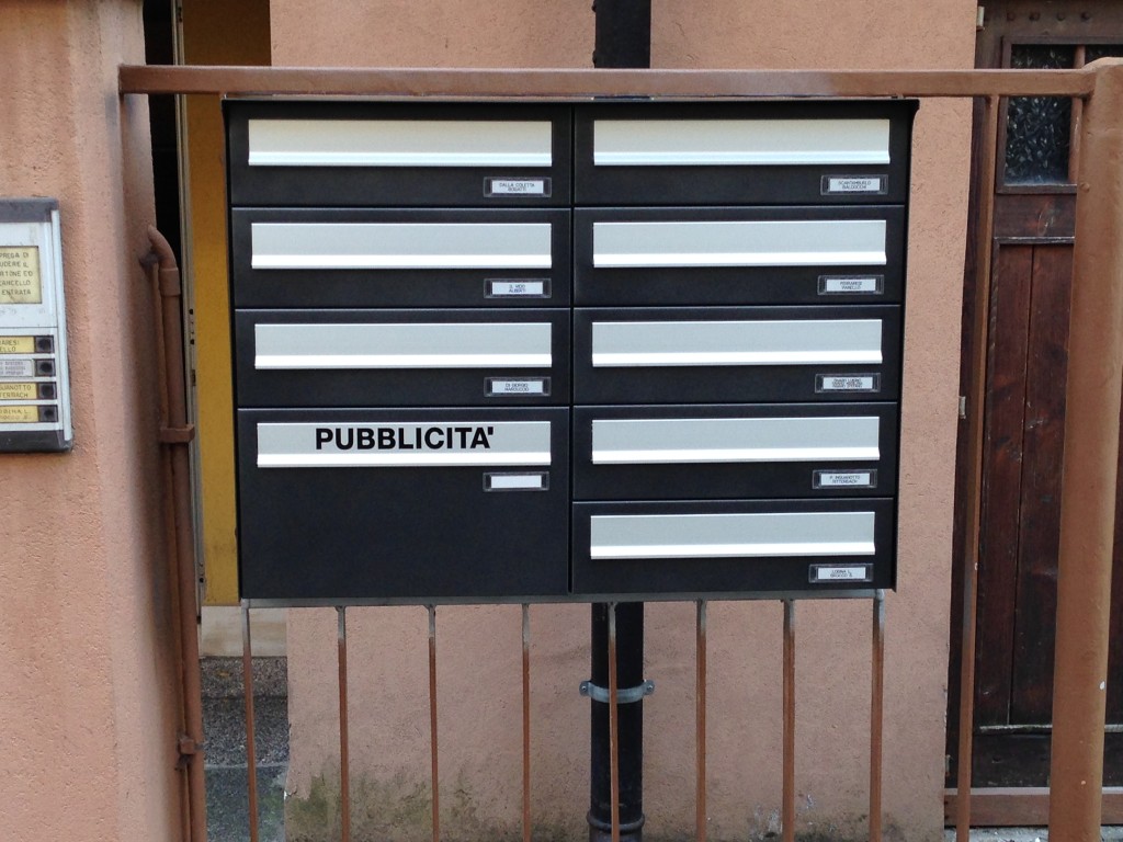 CASELLARIO SINGOLA FACCIA INSERITO A RECINZIONE